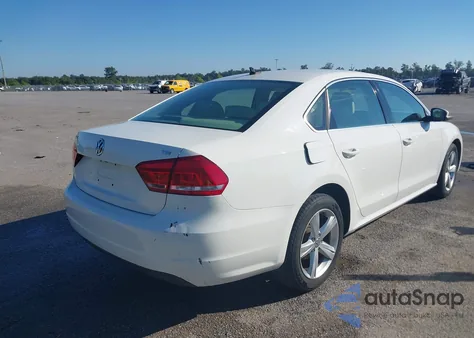 2015 Volkswagen Passat 1.8T Limited Edition from USA, damaged, VIN 1VWAS7A32FC079501